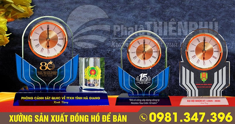 các mẫu đồng hồ pha lê để bàn 04