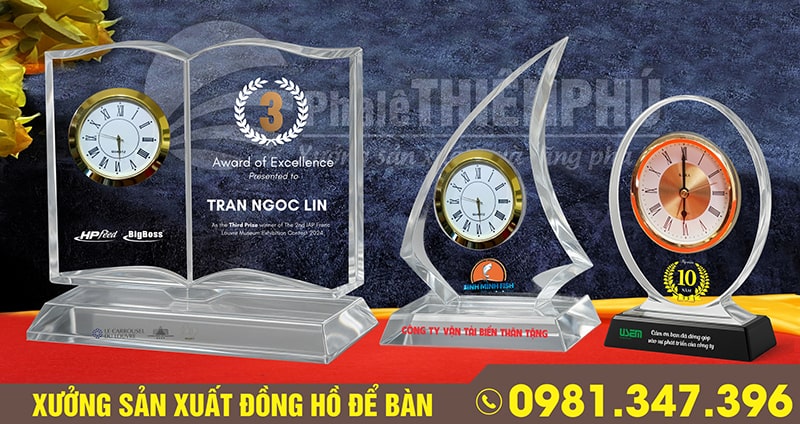 các mẫu đồng hồ pha lê để bàn 09
