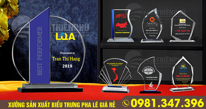 Mẫu kỷ niệm chương pha lê vinh danh nhân viên