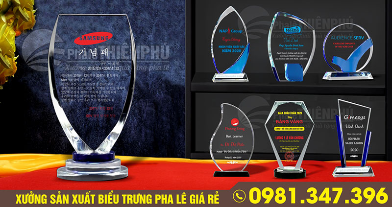 Mẫu kỷ niệm chương pha lê bảng vàng tri ân