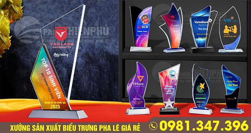 Mẫu kỷ niệm chương pha lê tôn vinh 