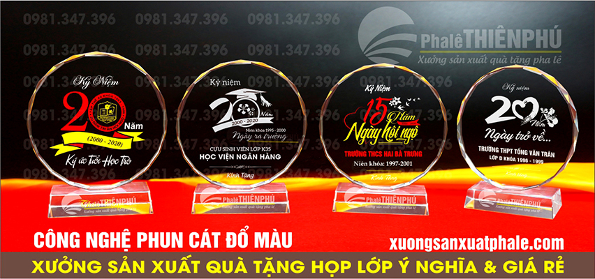 Mẫu kỷ niệm chương họp lớp hình tròn khắc đổ màu