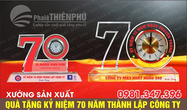quà tặng kỷ niệm 70 năm gắn đồng hồ