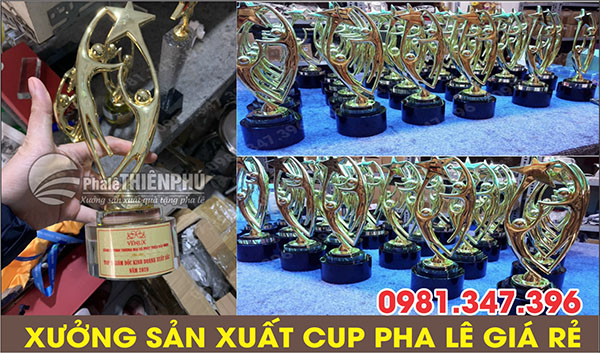 sản xuất cúp pha lê hai người nắm tay