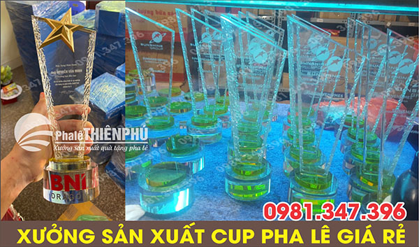 sản xuất cúp pha lê ngôi sao