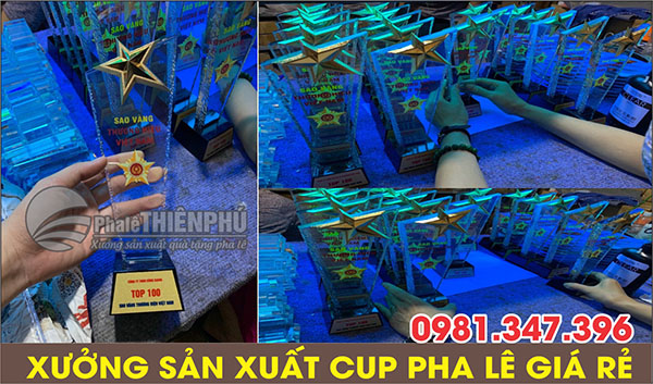 sản xuất cúp pha lê sao lệch