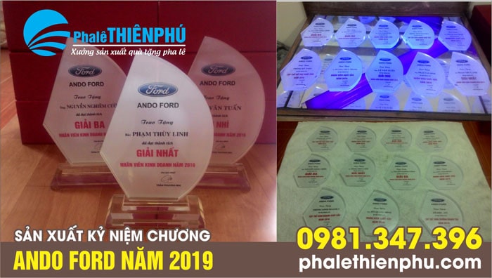 sản xuất kỷ niệm chương logo ford