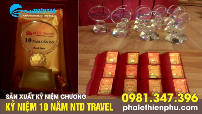 Sản xuất kỷ niệm chương pha lê 10 năm logo NTD travel