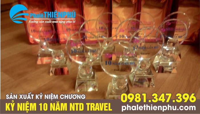 Sản xuất logo 10 năm ntd travel