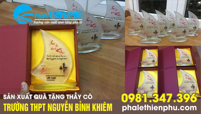 Sản xuất quà tặng họp lớp 