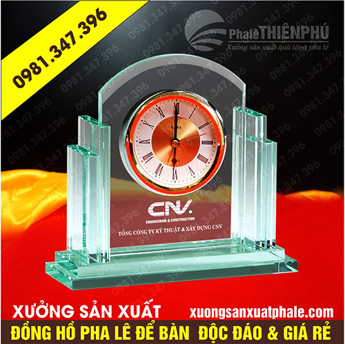 Đồng hồ pha lê để bàn 01