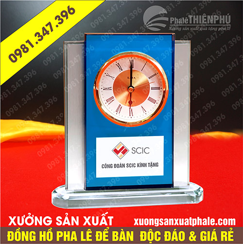 Đồng hồ pha lê để bàn 07