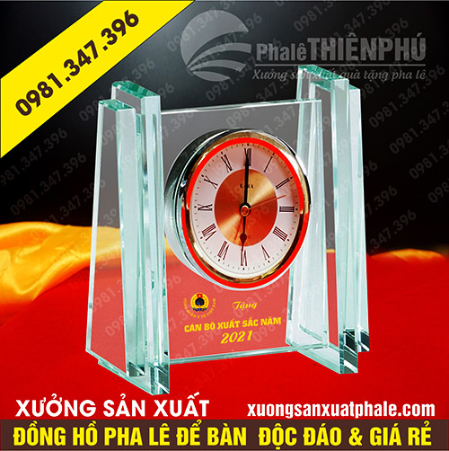 Đồng hồ pha lê để bàn 11