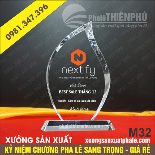 Kỷ niệm chương pha lê 32