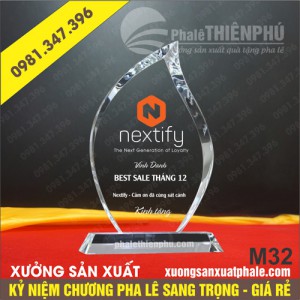 Kỷ niệm chương pha lê 32