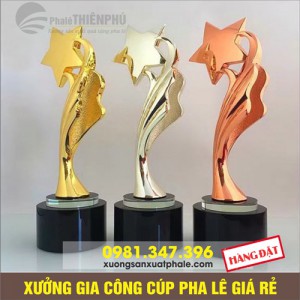 Cúp pha lê thân đồng 