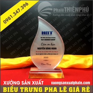 Biểu trưng pha lê chiếc lá