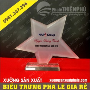 Biểu trưng pha lê ngôi sao lệch