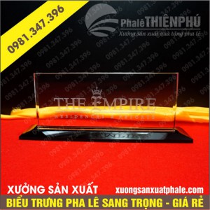 Biểu trưng pha lê EMPIRE