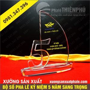 Bộ số pha lê 5 năm kỷ niệm