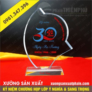 Kỷ niệm chương họp lớp hình cầu vồng