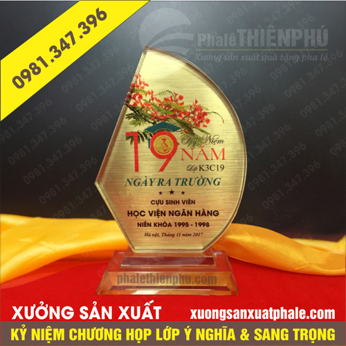 Kỷ niệm chương họp lớp 12