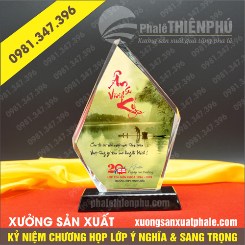 Kỷ niệm chương họp lớp 24