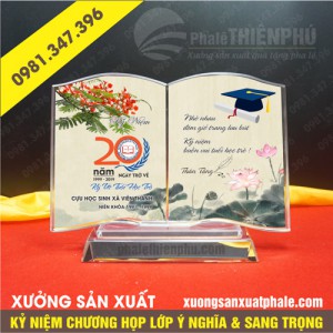 Kỷ niệm chương họp lớp 17