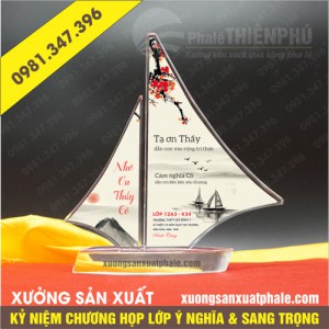 Kỷ niệm chương họp lớp 18