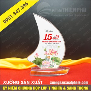 Kỷ niệm chương họp lớp 02