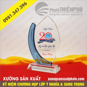 Kỷ niệm chương họp lớp 03