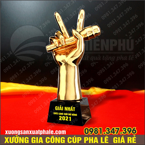 Cúp pha lê âm nhạc the voice