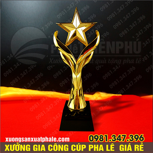 Cúp pha lê cánh sao cao
