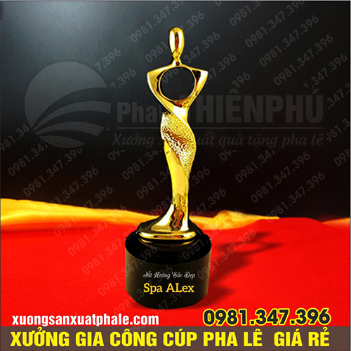 Cúp pha lê hình cô gái duyên dáng