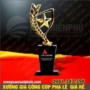 Cúp pha lê gắn lá lúa cao