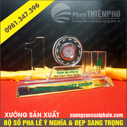 Bộ số pha lê 10 năm để bàn