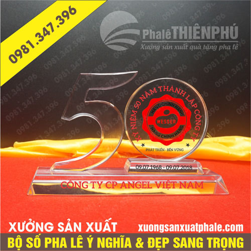 Bộ số pha lê 50 năm để bàn