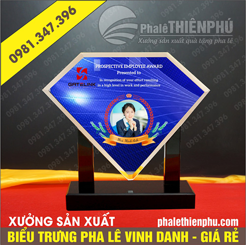 Biểu trưng pha lê vinh danh hình viên kim cương