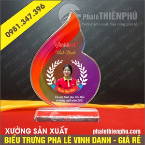 Biểu trưng pha lê vinh danh hình ngọn đuốc