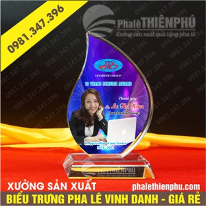 Biểu trưng pha lê vinh danh hình ngọn lửa